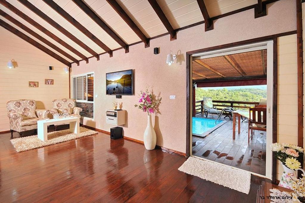 Between Sunrise And Sunset Suites Ya'ara Exterior foto